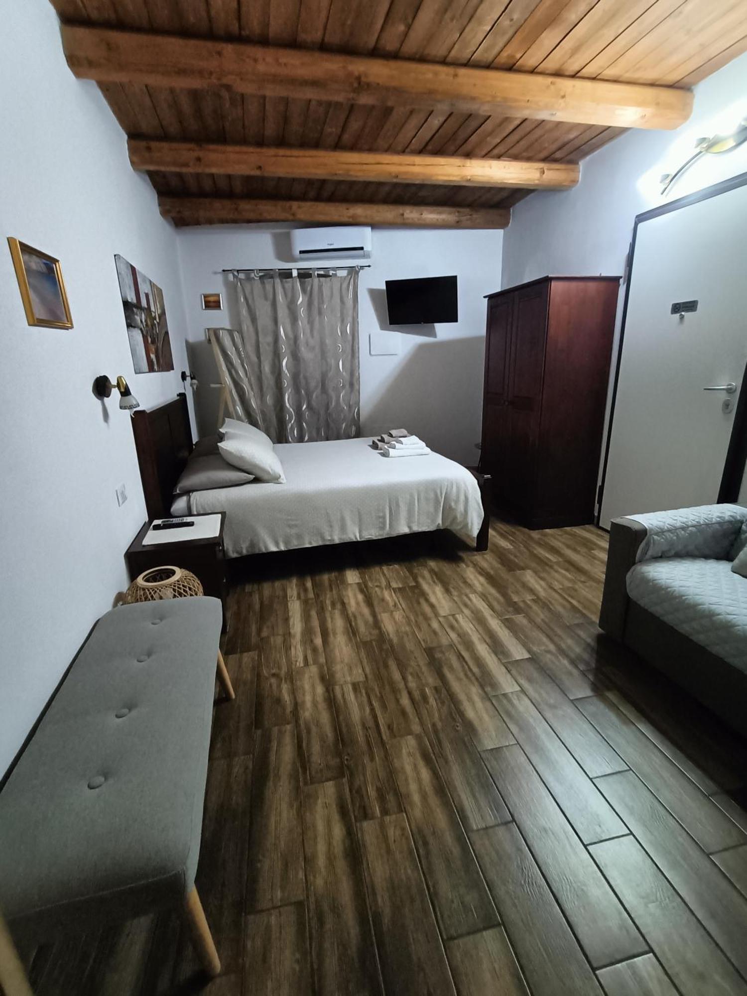 Bed And Breakfast Raggio Di Sole Iglesias Exterior photo