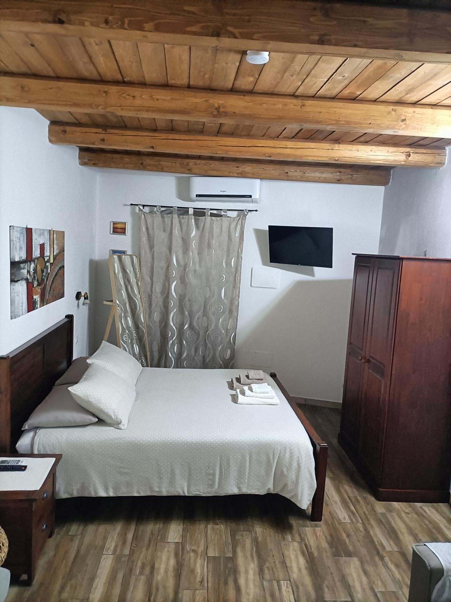 Bed And Breakfast Raggio Di Sole Iglesias Exterior photo