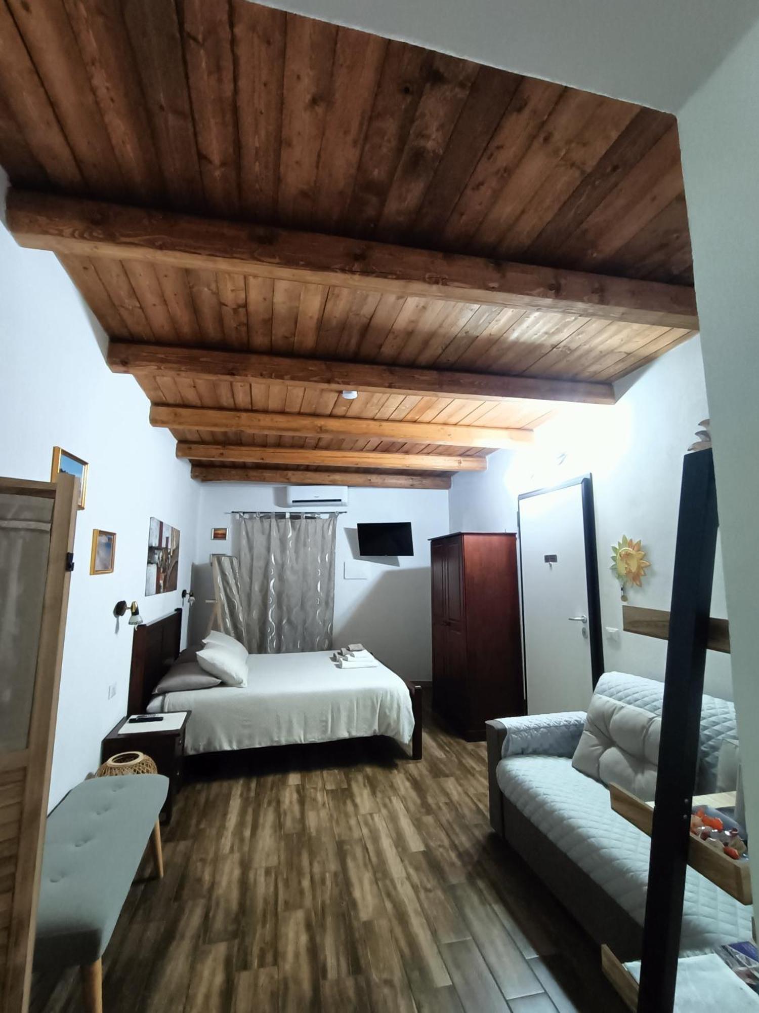 Bed And Breakfast Raggio Di Sole Iglesias Exterior photo