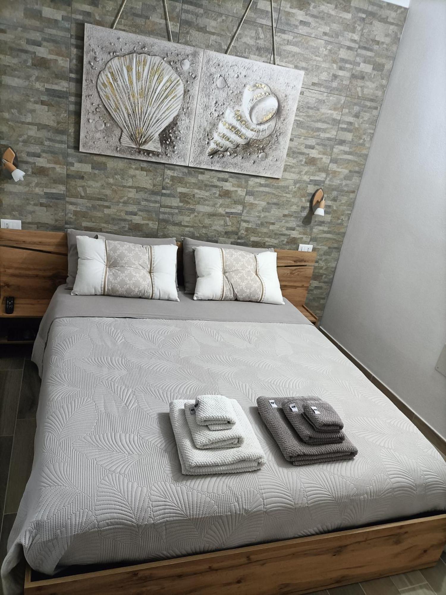 Bed And Breakfast Raggio Di Sole Iglesias Exterior photo
