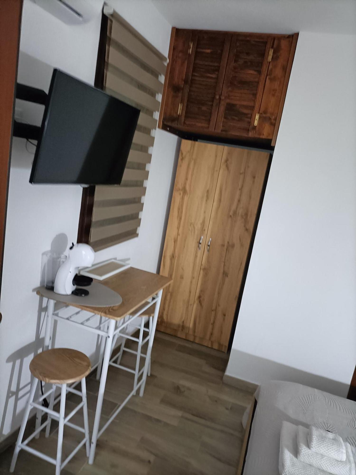 Bed And Breakfast Raggio Di Sole Iglesias Exterior photo