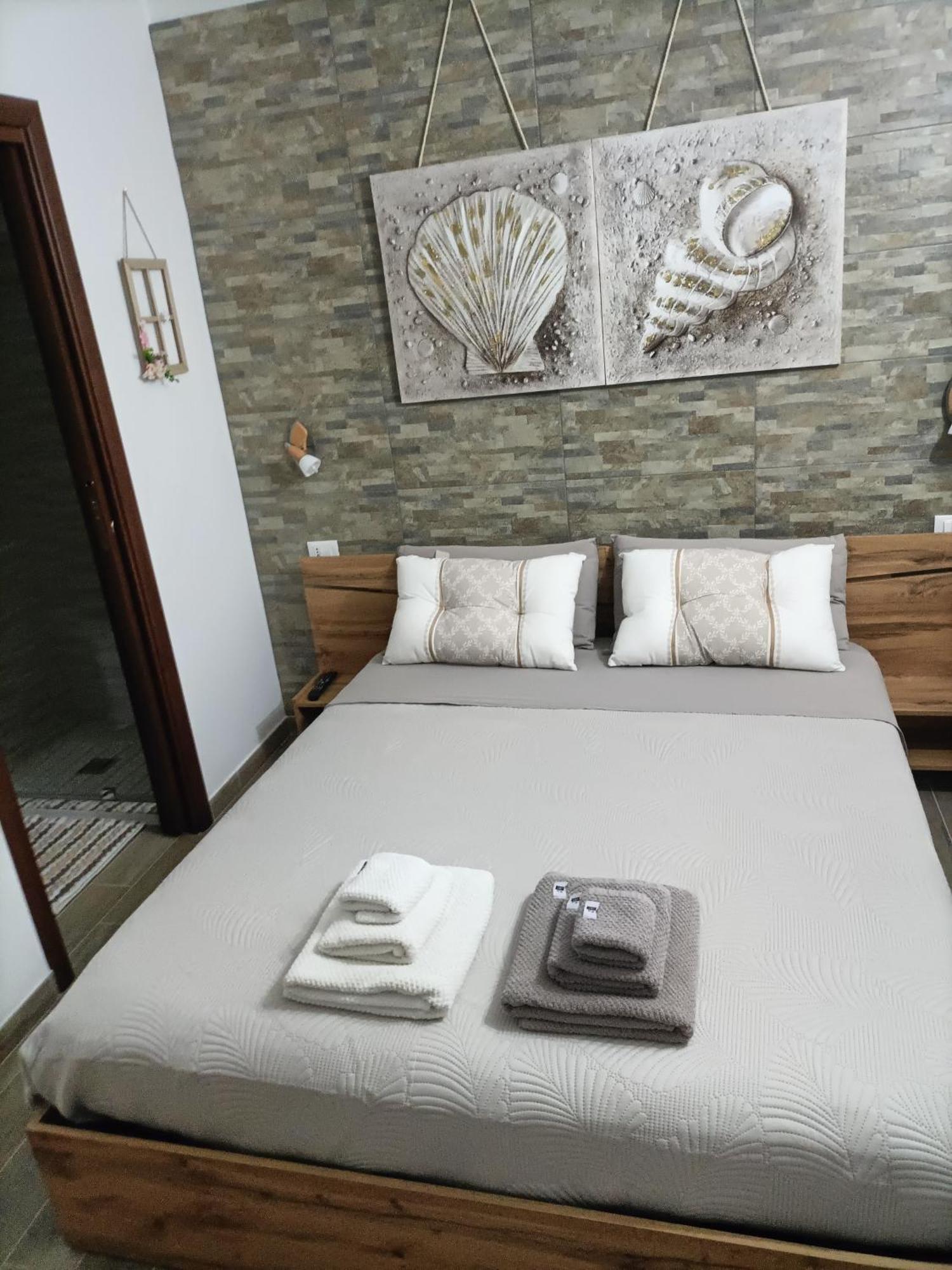 Bed And Breakfast Raggio Di Sole Iglesias Exterior photo