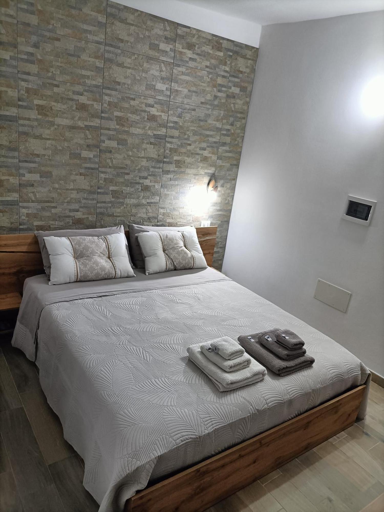 Bed And Breakfast Raggio Di Sole Iglesias Exterior photo